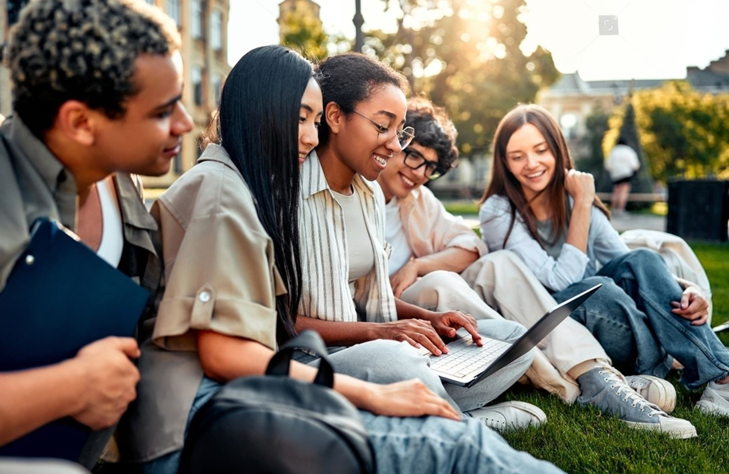 Changement de statut étudiant à salarié : Les démarches à suivre